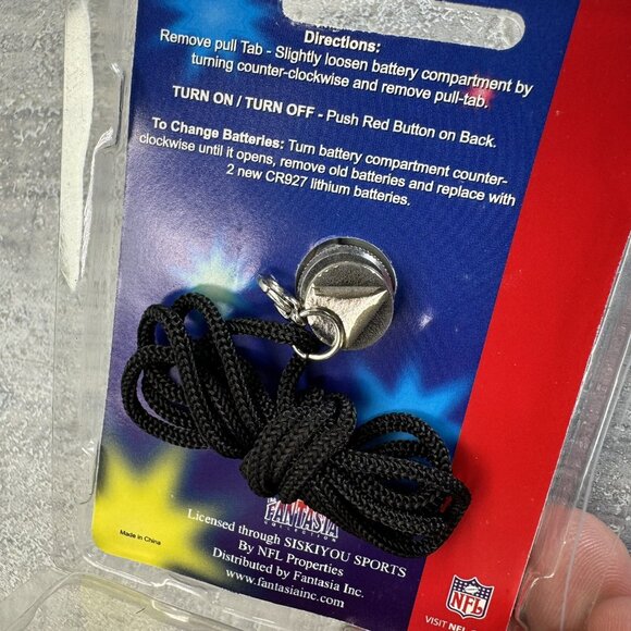 Minnesota Vikings Officially Licensed Flashing Lapel Button Magnet Pin Pendant - Picture 8 of 9